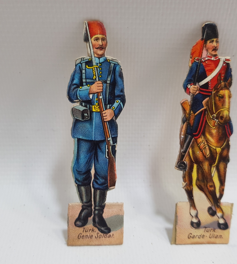 1. DÜNYA SAVAŞI DÖNEMİ ÇOK NADİR OSMANLI MUHAFIZ ALAYI SÜVARİSİ VE PİYADE SUBAYI KARTON OYUNCAK ASKERLER