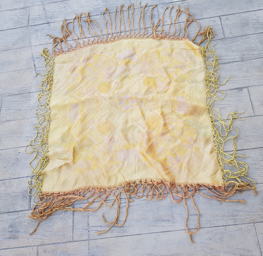 OSMANLI DÖNEMİ AY YILDIZLARLA SÜSLÜ İPEK BAŞÖRTÜSÜ