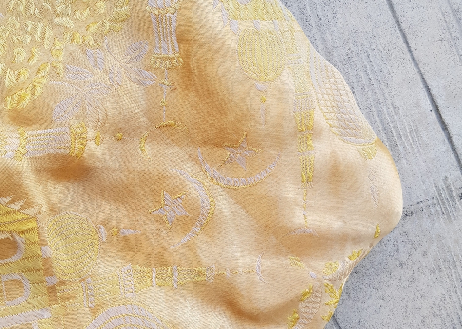 OSMANLI DÖNEMİ AY YILDIZLARLA SÜSLÜ İPEK BAŞÖRTÜSÜ