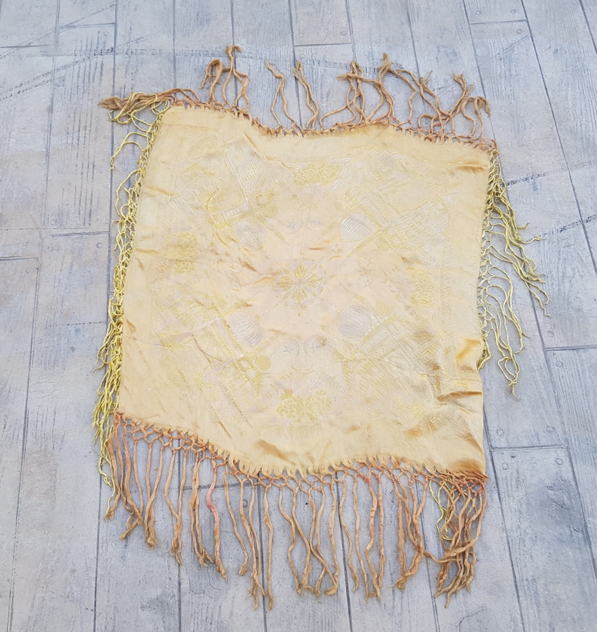 OSMANLI DÖNEMİ AY YILDIZLARLA SÜSLÜ İPEK BAŞÖRTÜSÜ