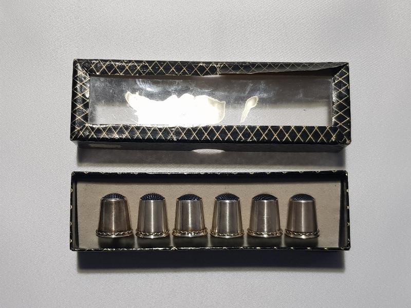 OSMANLI DÖNEMİ ORİJİNAL KUTUSUNDA 6 ADET GÜMÜŞ TERZİ YÜKSÜĞÜ