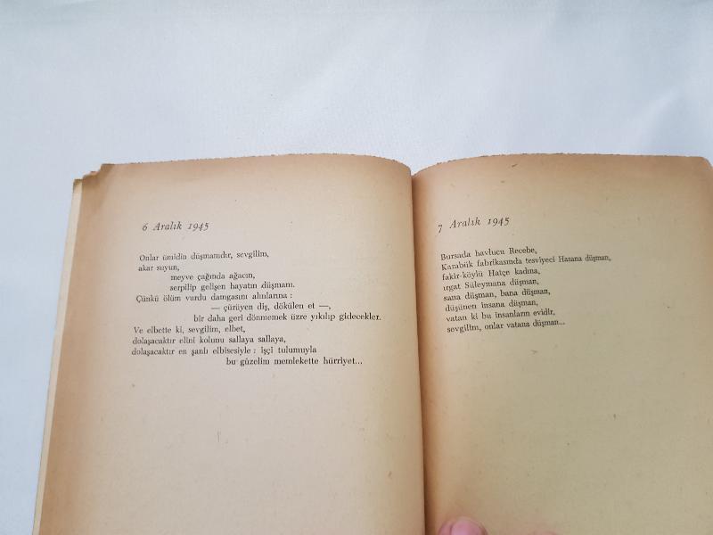 İLK BASKI KİTAP - NAZIM HİKMET SAAT 21-22 ŞİİRLERİ