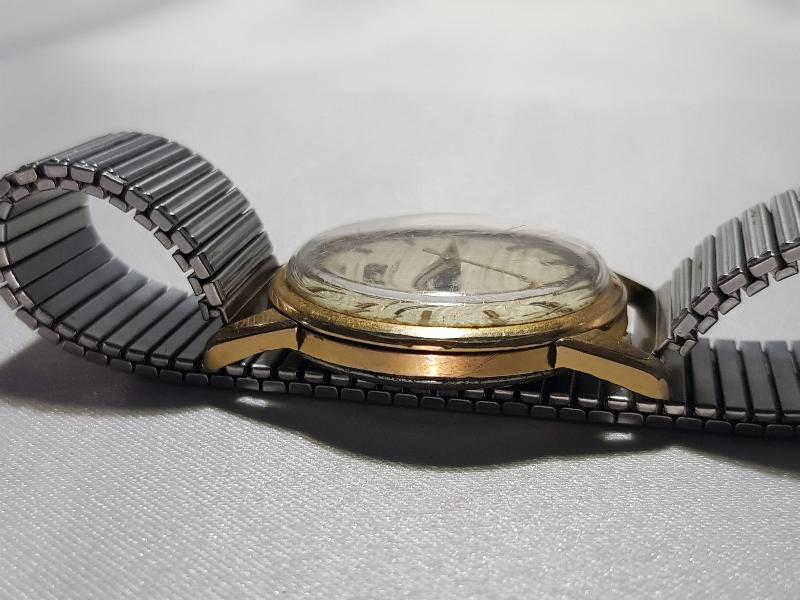 OMEGA ALTIN KAPLAMA KOL SAATİ