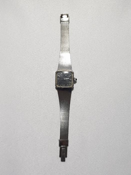 REVUE BAYAN KOL SAATİ