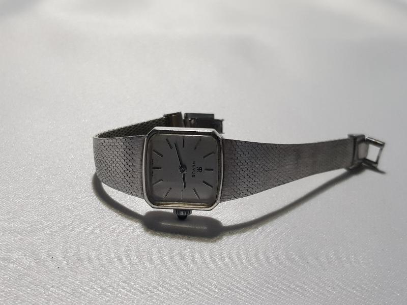 REVUE BAYAN KOL SAATİ