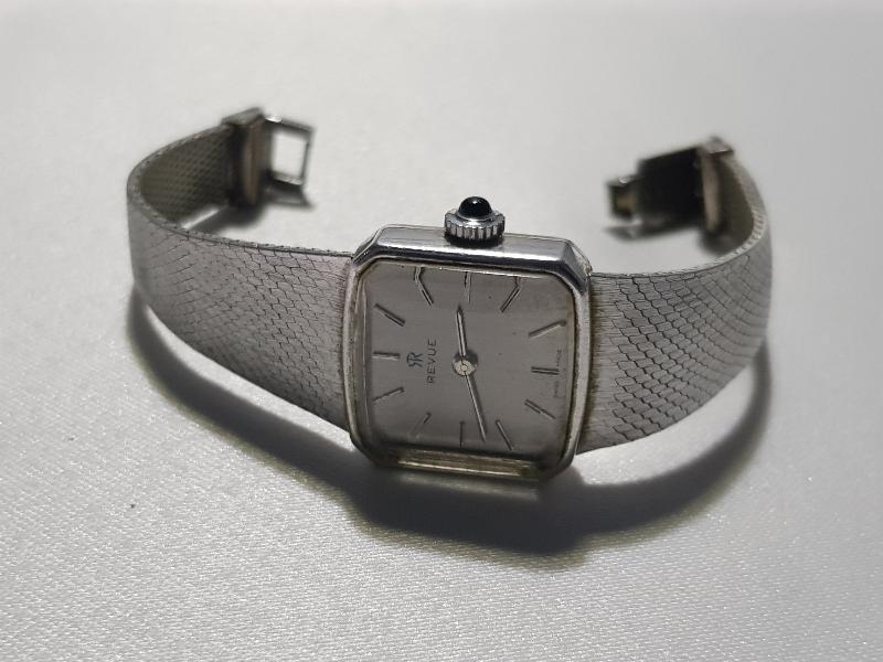 REVUE BAYAN KOL SAATİ