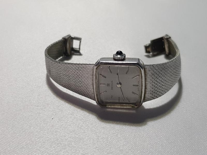 REVUE BAYAN KOL SAATİ