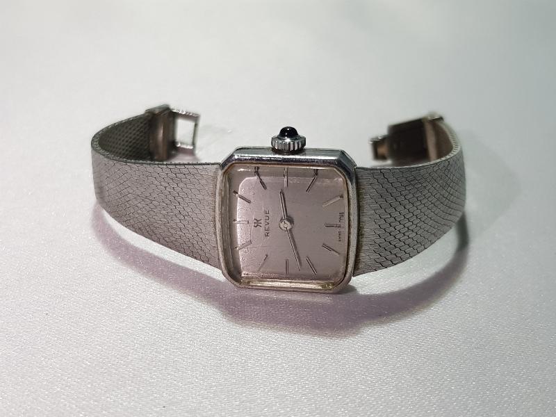 REVUE BAYAN KOL SAATİ