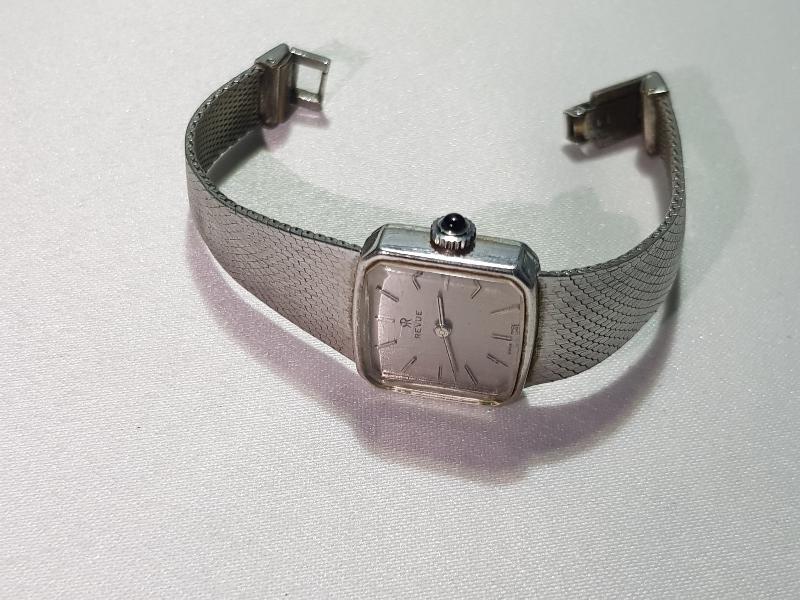 REVUE BAYAN KOL SAATİ