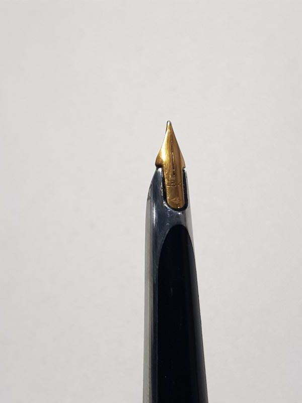 ALTIN UÇLU WATERMAN DOLMA KALEM