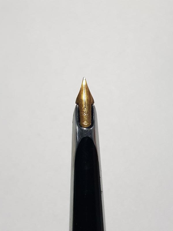 ALTIN UÇLU WATERMAN DOLMA KALEM