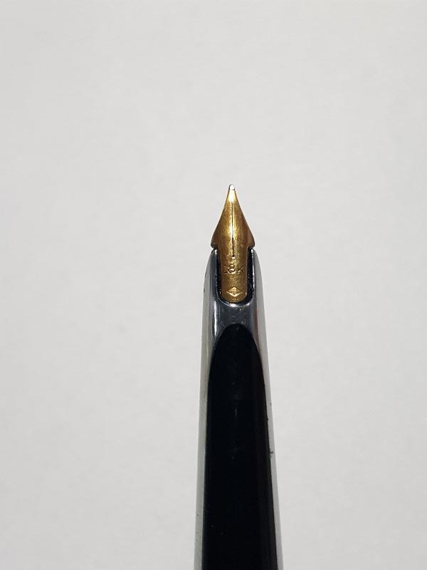 ALTIN UÇLU WATERMAN DOLMA KALEM