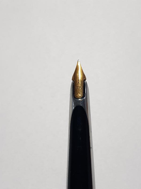 ALTIN UÇLU WATERMAN DOLMA KALEM