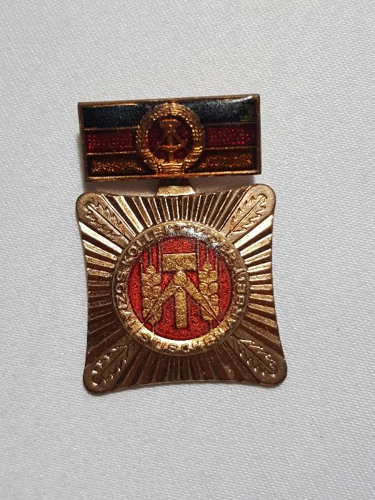 DOĞU ALMANYA SOSYALİST ÇALIŞMA PARTİSİ NİŞANI