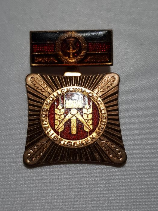 DOĞU ALMANYA SOSYALİST ÇALIŞMA PARTİSİ NİŞANI