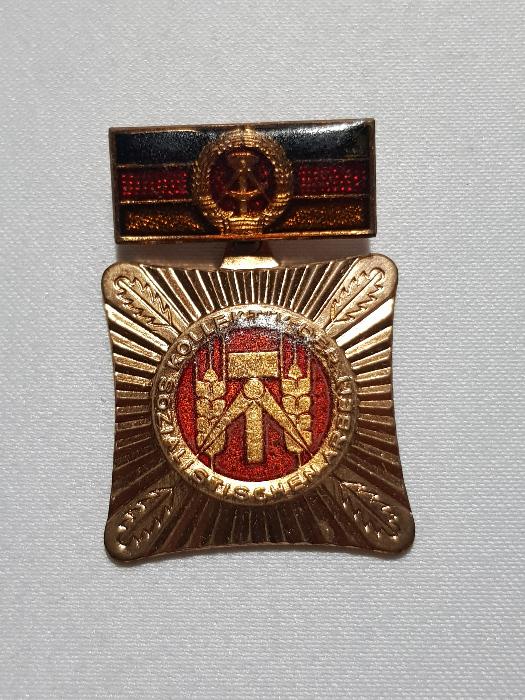 DOĞU ALMANYA SOSYALİST ÇALIŞMA PARTİSİ NİŞANI