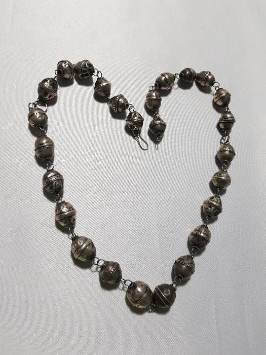 OSMANLI DÖNEMİ GÜMÜŞ TOPLARDAN DİZAYN EDİLMİŞ ERMENİ İŞİ GERDANLIK