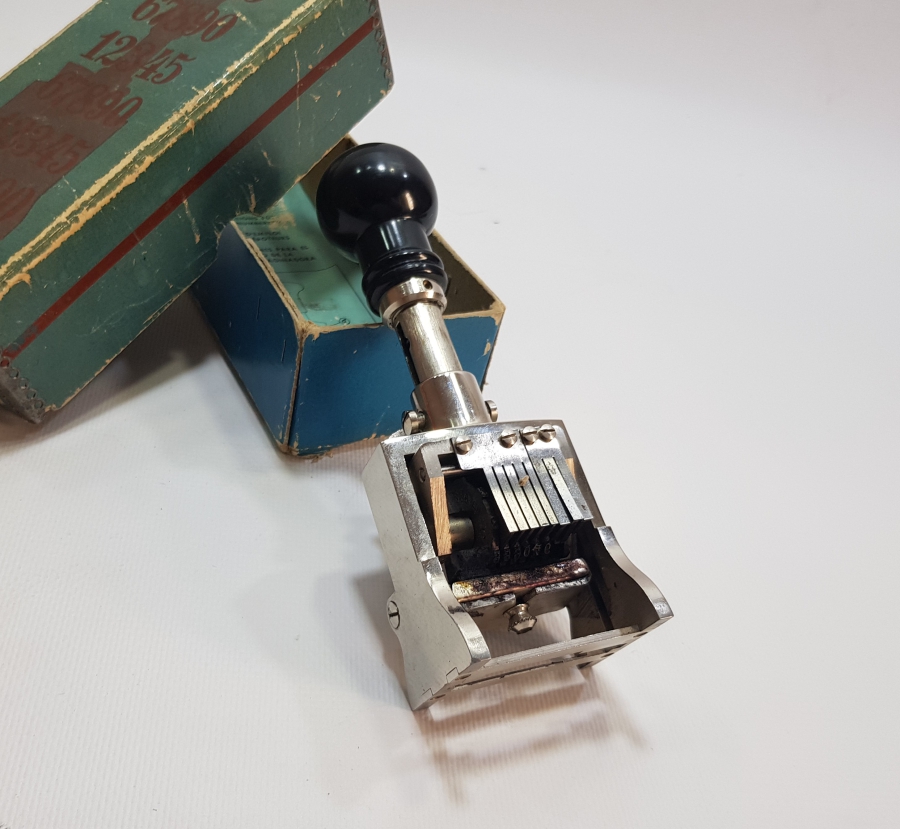 KUTUSUNDA ANTİKA NUMARATÖR