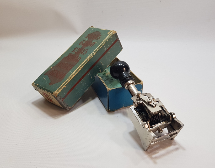 KUTUSUNDA ANTİKA NUMARATÖR