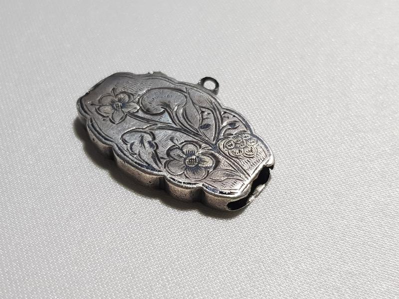 OSMANLI DÖNEMİ SAVATLI GÜMÜŞ CEP SAATİ KÖSTEK SÜRGÜSÜ