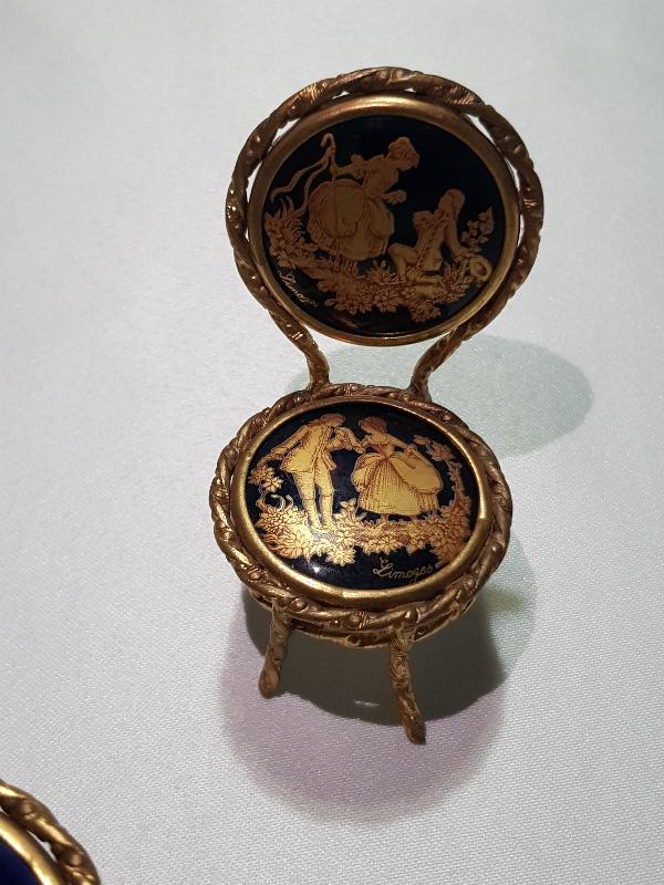 LİMOGES MİNYATÜR MASA VE SANDALYE BİBLOSU