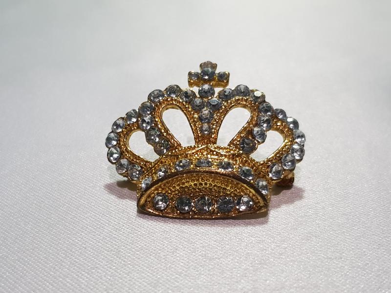 ZİRKON TAŞLARLA SÜSLÜ HAÇLI KRALİYET ARMASI