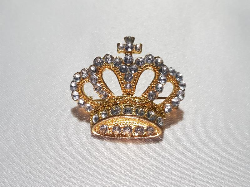 ZİRKON TAŞLARLA SÜSLÜ HAÇLI KRALİYET ARMASI