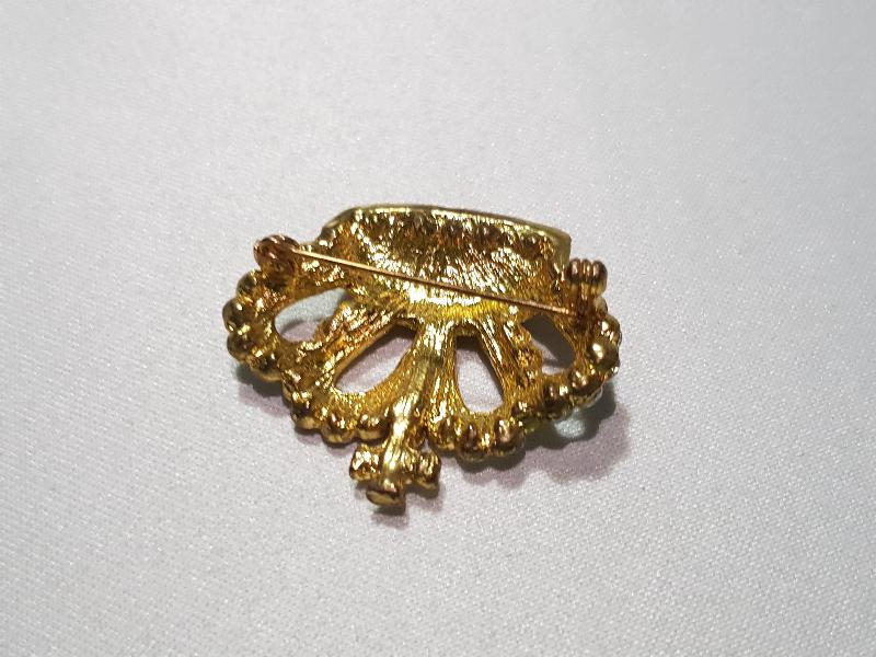 ZİRKON TAŞLARLA SÜSLÜ HAÇLI KRALİYET ARMASI