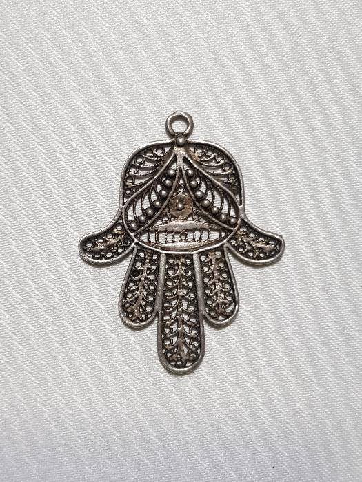 FATMA ANANIN ELİ FORMLU GÜMÜŞ KOLYE UCU