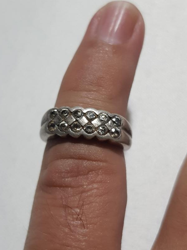 ZİRKON TAŞLARLA SÜSLÜ GÜMÜŞ ALYANS YÜZÜK