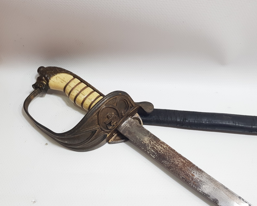 OSMANLI DÖNEMİ ASLAN BAŞLI DENİZCİ SUBAY KILICI