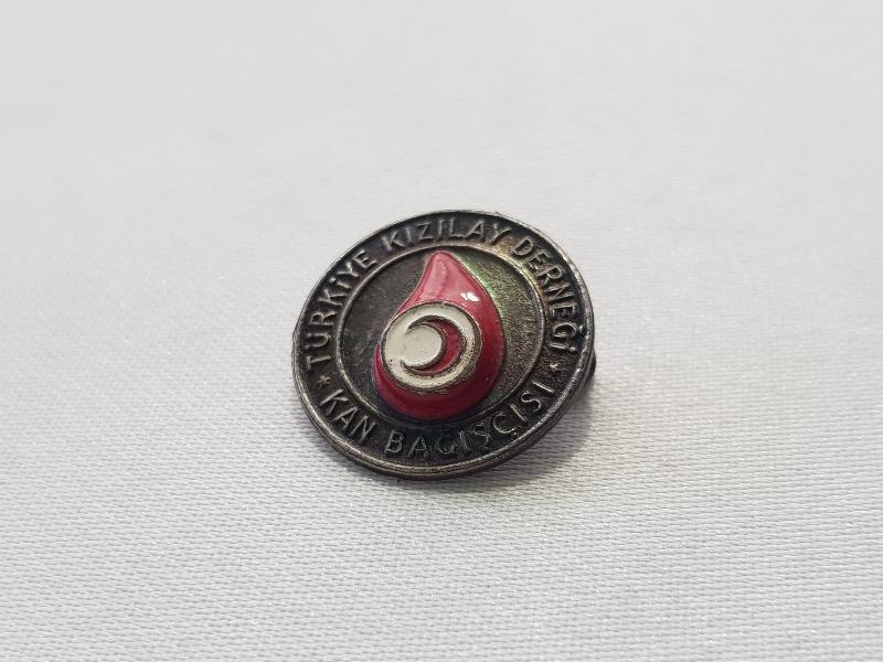 TÜRKİYE KIZILAY DERNEĞİ KAN BAĞIŞÇISI ROZET
