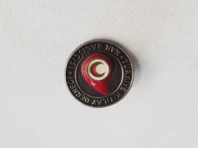 TÜRKİYE KIZILAY DERNEĞİ KAN BAĞIŞÇISI ROZET