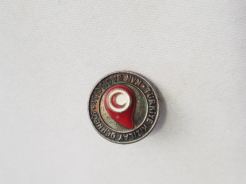 TÜRKİYE KIZILAY DERNEĞİ KAN BAĞIŞÇISI ROZET