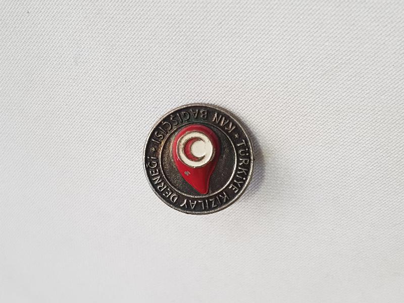 TÜRKİYE KIZILAY DERNEĞİ KAN BAĞIŞÇISI ROZET