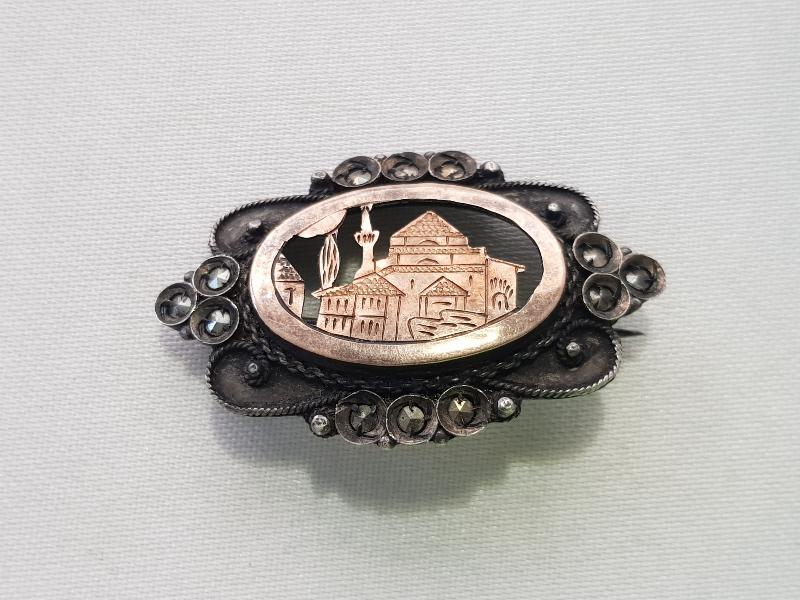 ALTIN MEVLANA CAMİ GÖRSELLİ GÜMÜŞ BROŞ