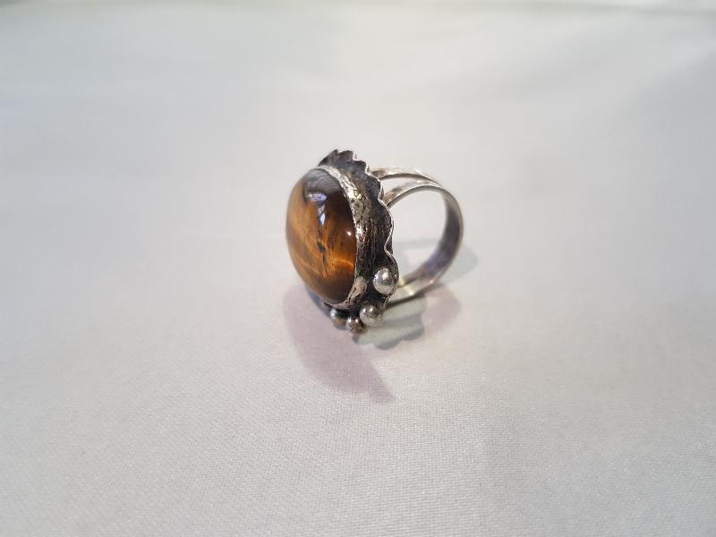 KAPLAN GÖZÜ TAŞLI GÜMÜŞ YÜZÜK