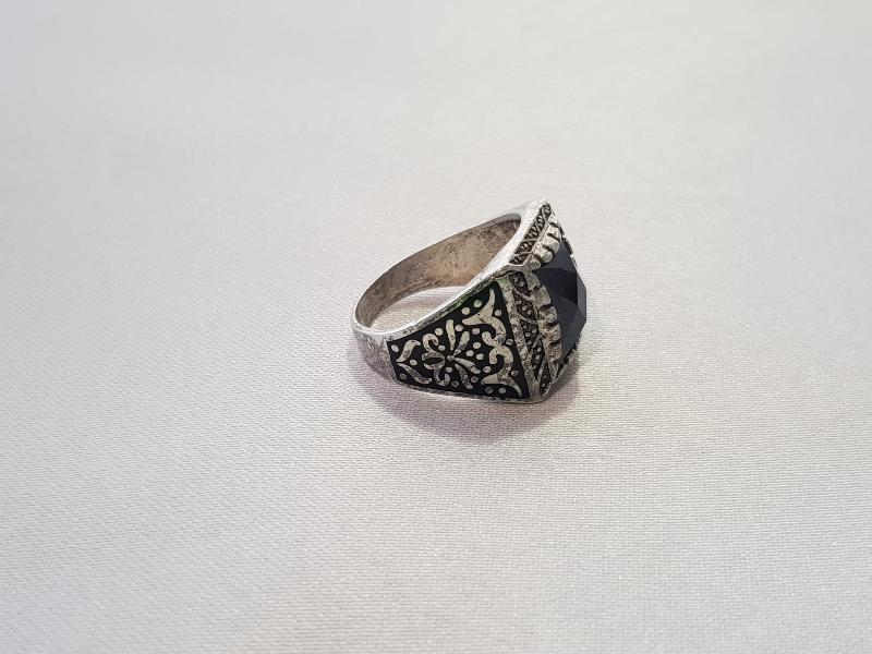 OLTU TAŞLI SAVATLI GÜMÜŞ YÜZÜK