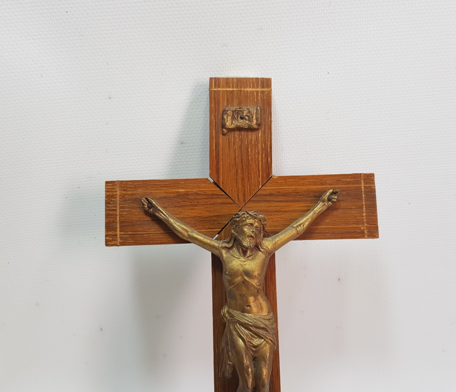 ANTİKA HIRİSTİYAN İŞİ ÇARMIHA GERİLMİŞ HAZRETİ İSA HAYKELİ