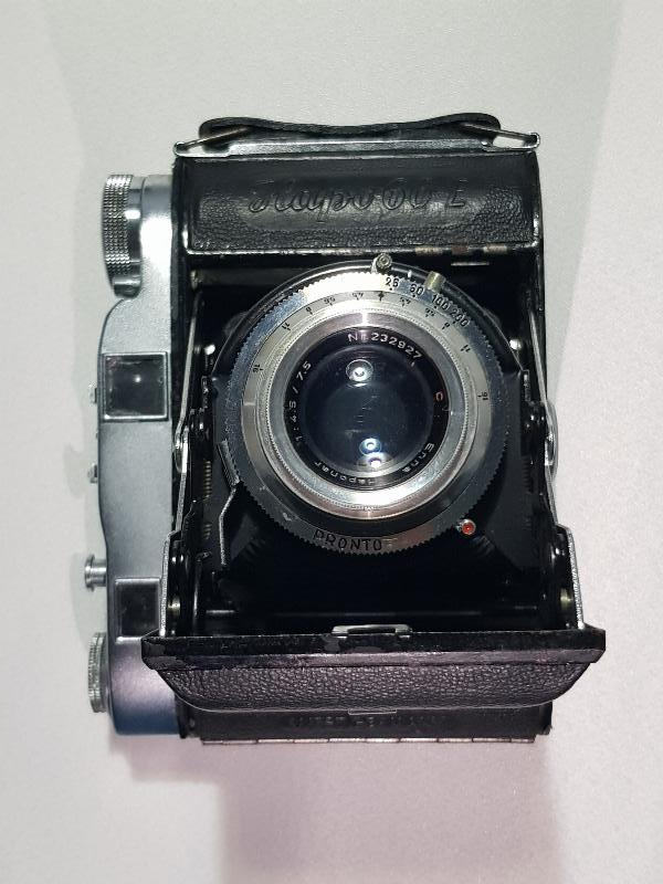 ANTİKA KÖRÜKLÜ FOTOĞRAF MAKİNESİ