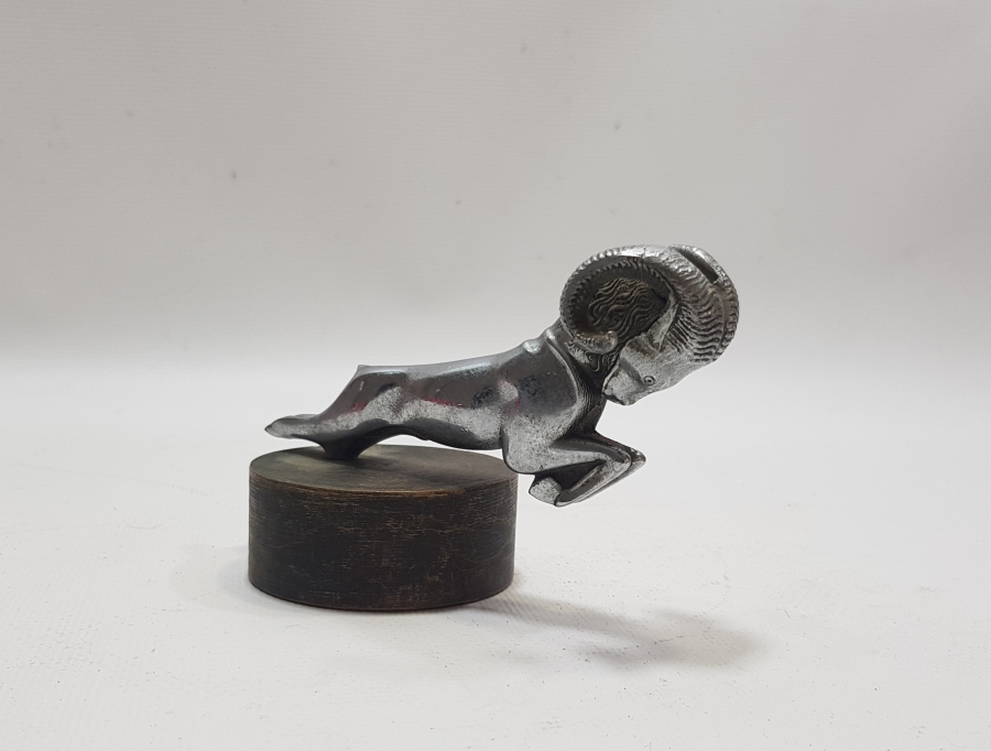 ANTİKA DODGE ARABA AMBLEMİ