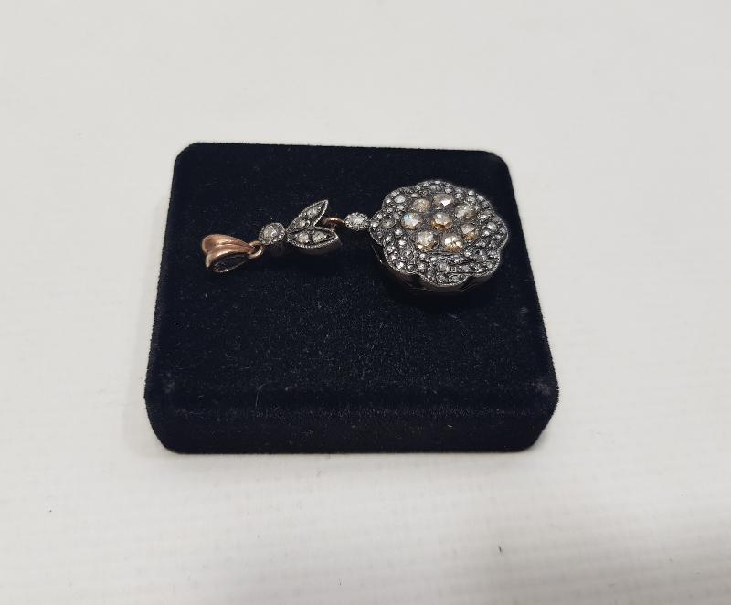 ANTİKA PIRLANTA TAŞLARLA SÜSLÜ ALTIN KOLYE UCU