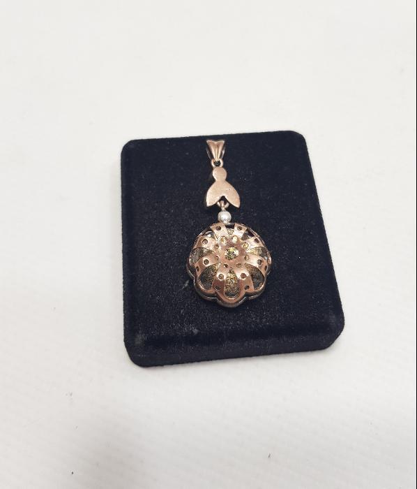 ANTİKA PIRLANTA TAŞLARLA SÜSLÜ ALTIN KOLYE UCU