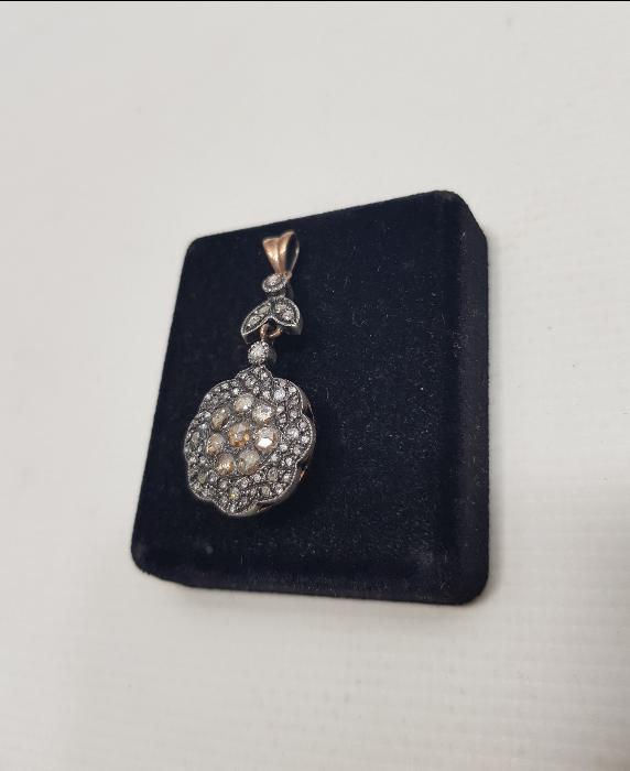 ANTİKA PIRLANTA TAŞLARLA SÜSLÜ ALTIN KOLYE UCU