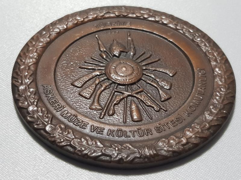 ASKERİ MÜZE VE KÜLTÜR SİTESİ KOMUTANLIĞI MADALYASI