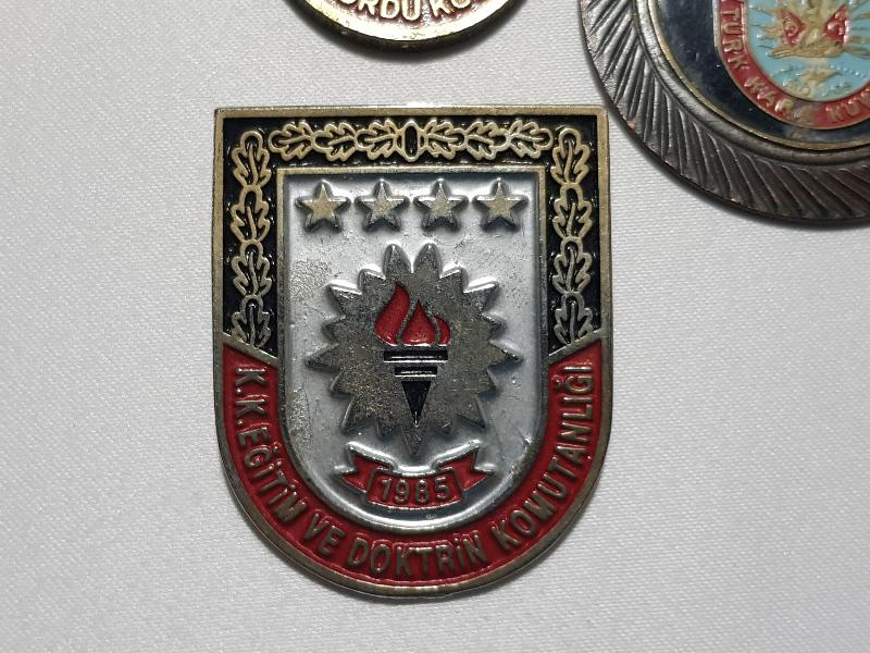 5 ADET ASKERİ BRÖVE VE MADALYA