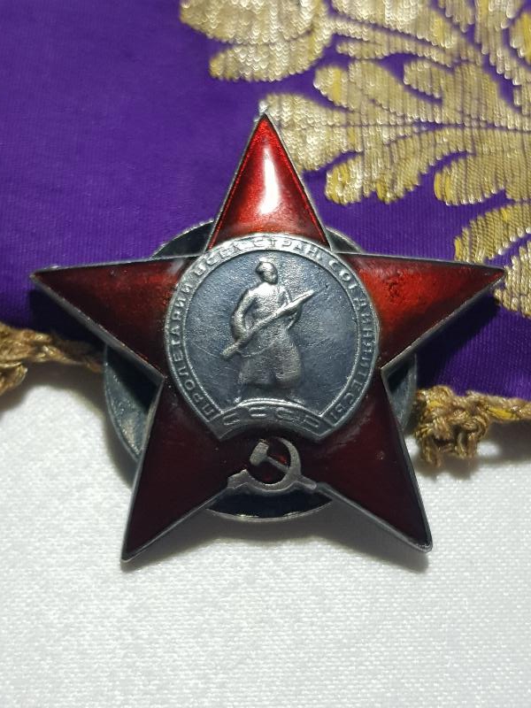 ÇOK NADİR SOVYET KIZIL YILDIZ NİŞANI