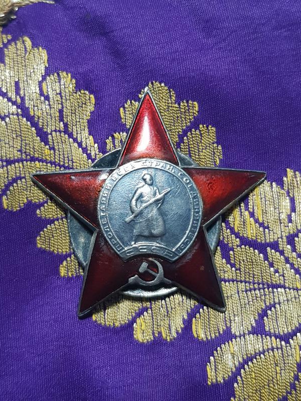 ÇOK NADİR SOVYET KIZIL YILDIZ NİŞANI
