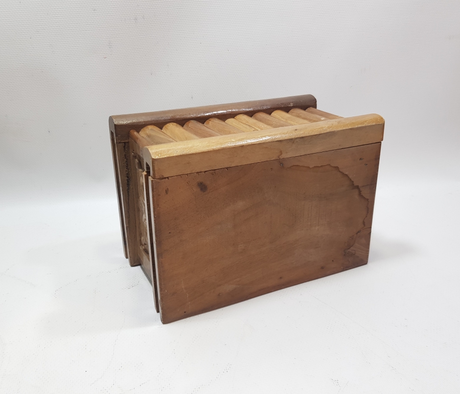 KORE SAVAŞI DÖNEMİ TÜRK AMERİKAN BAYRAKLI AHŞAP KUTU