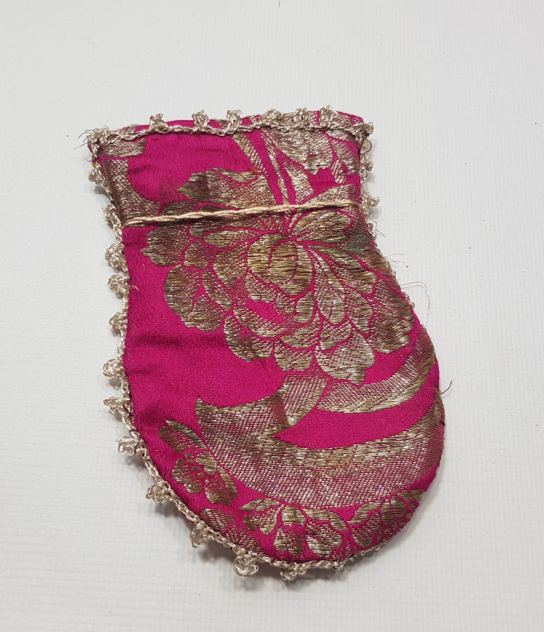 OSMANLI DÖNEMİ GÜMÜŞ SIRMA İŞLEMELİ ELMASİYE KINA KESESİ